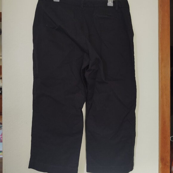 GAP WOMEN'S SIZE 14 BLACK WIDE LEG CROPPED TROUSER PANT DOUBLE BUTTON KHAKI PANT - Picture 5 of 6